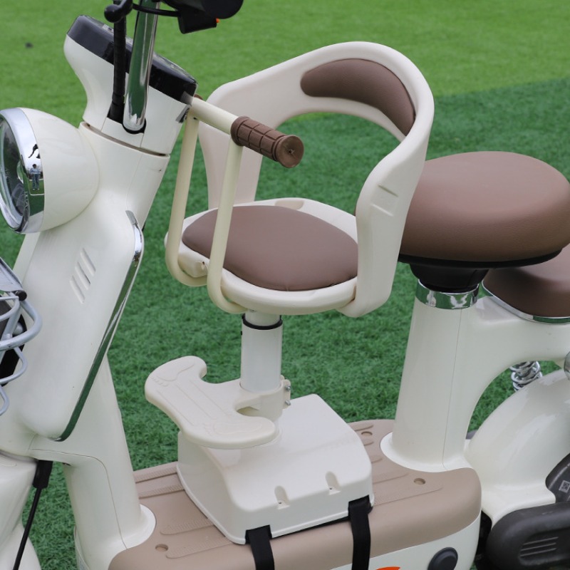 Regulowane przednie siedzisko  – Kids Ride On Suitcase Scooter recenzja i cena